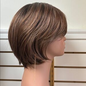 Envy wig Sheila in Cinnamon Toffee